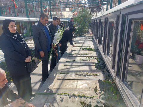 تجدید میثاق کارکنان بهزیستی استان البرز با آرمان‌های شهدا در آغاز دهه مبارک فجر