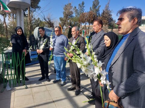 تجدید میثاق کارکنان بهزیستی استان البرز با آرمان‌های شهدا در آغاز دهه مبارک فجر