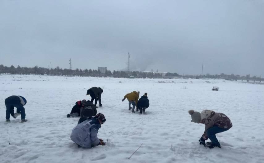 برف و بازی؛ روایت شادی کودکان خانه کودک و نوجوان گلستان ارم شهرستان میاندوآب