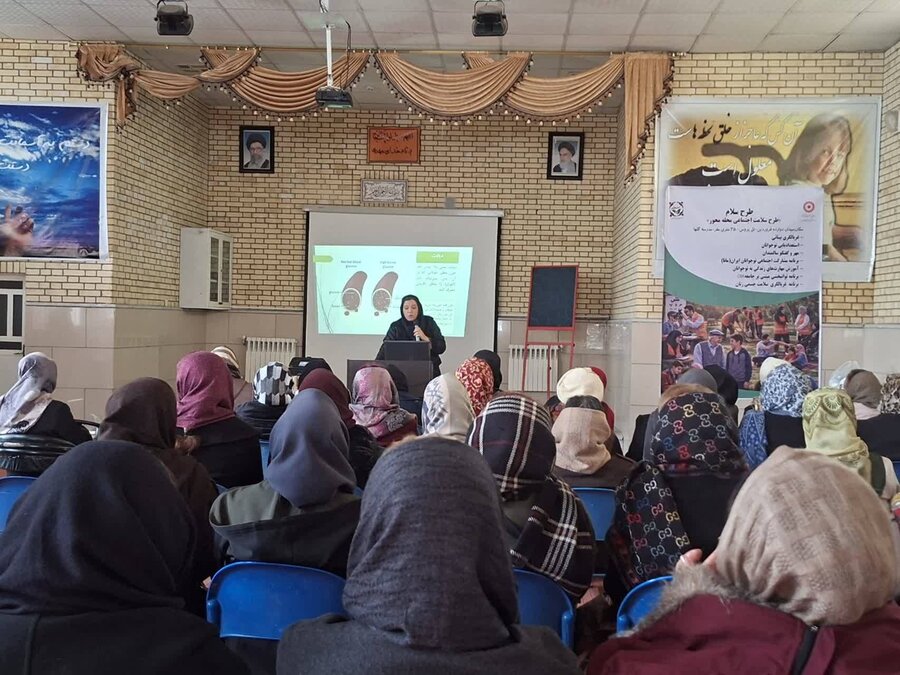 شیراز|برگزاری طرح توانمند سازی زنان سالمند در مدرسه گلها