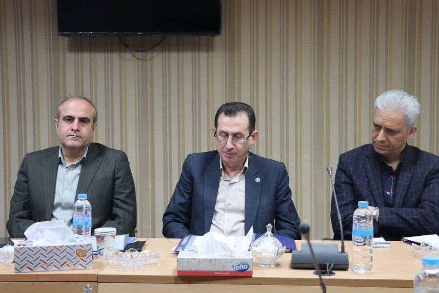 نشست هم‌اندیشی رئیس و اعضای مجمع نمایندگان استان با مدیران دستگاه‌های تابعه وزارت تعاون، کار و رفاه اجتماعی