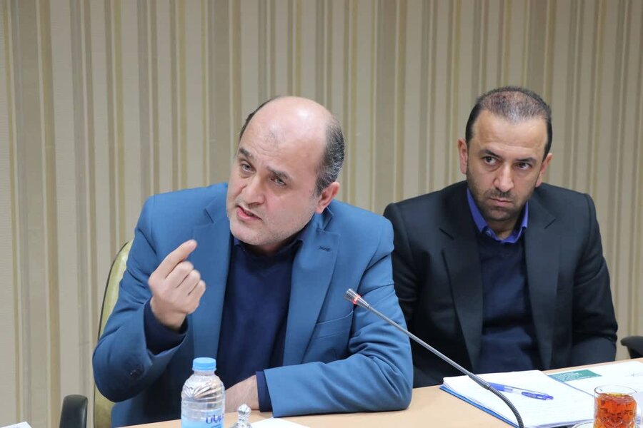 نشست هم‌اندیشی رئیس و اعضای مجمع نمایندگان استان با مدیران دستگاه‌های تابعه وزارت تعاون، کار و رفاه اجتماعی