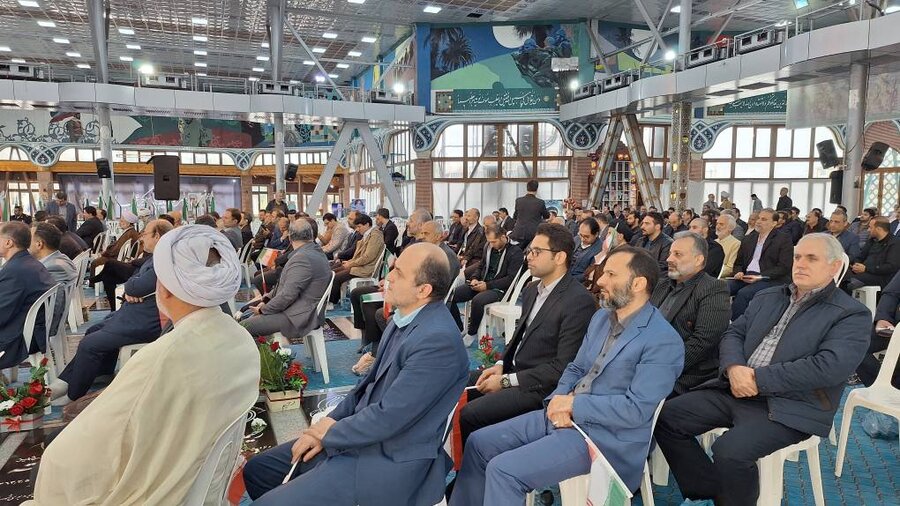 حضور مدیرکل و کارکنان بهزیستی گیلان در مراسم گرامیداشت آغاز دهه مبارک فجر