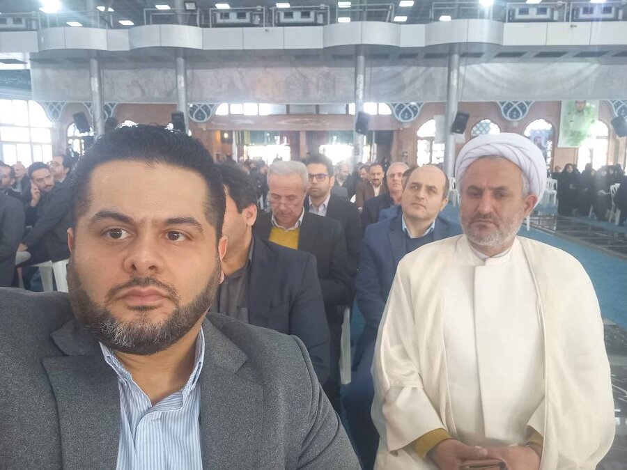 حضور مدیرکل و کارکنان بهزیستی گیلان در مراسم گرامیداشت آغاز دهه مبارک فجر