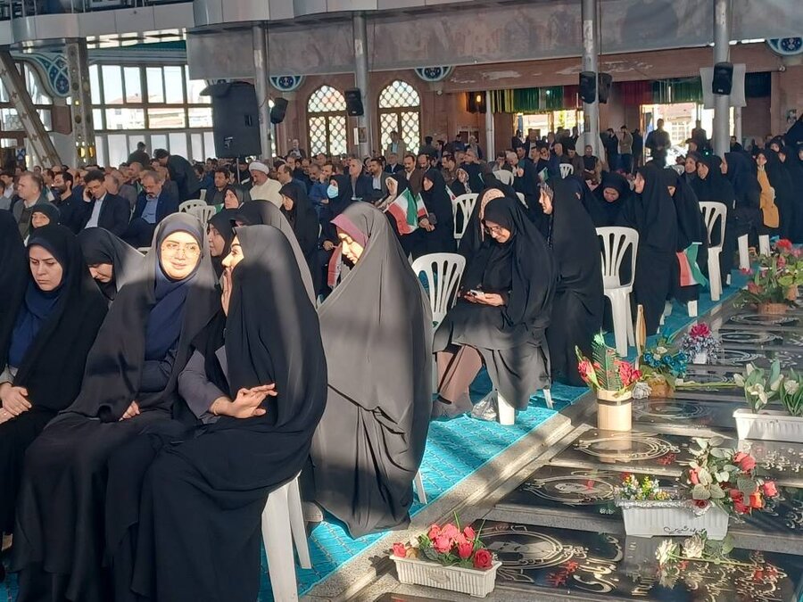 حضور مدیرکل و کارکنان بهزیستی گیلان در مراسم گرامیداشت آغاز دهه مبارک فجر