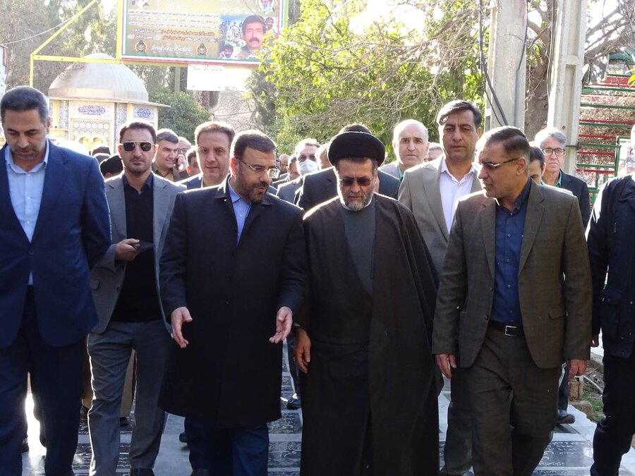 غبارروبی قبور مطهر شهدا