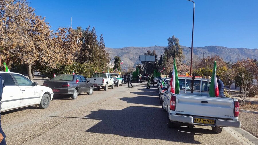 ارسنجان|آغاز جشن‌های دهه فجر با رژه خودروییِ باشکوه در شهرستان