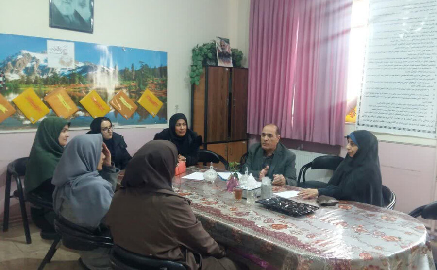 گام های اجرایی جهت رونمایی از پویش «سلام محله» در مدرسه ۱۳ آبان