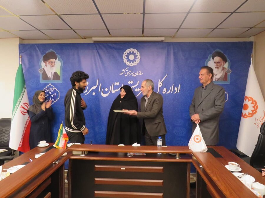 تجلیل از نخبگان دارای معلولیت البرز همزمان با آغاز دهه فجر و بمناسبت روز جوان