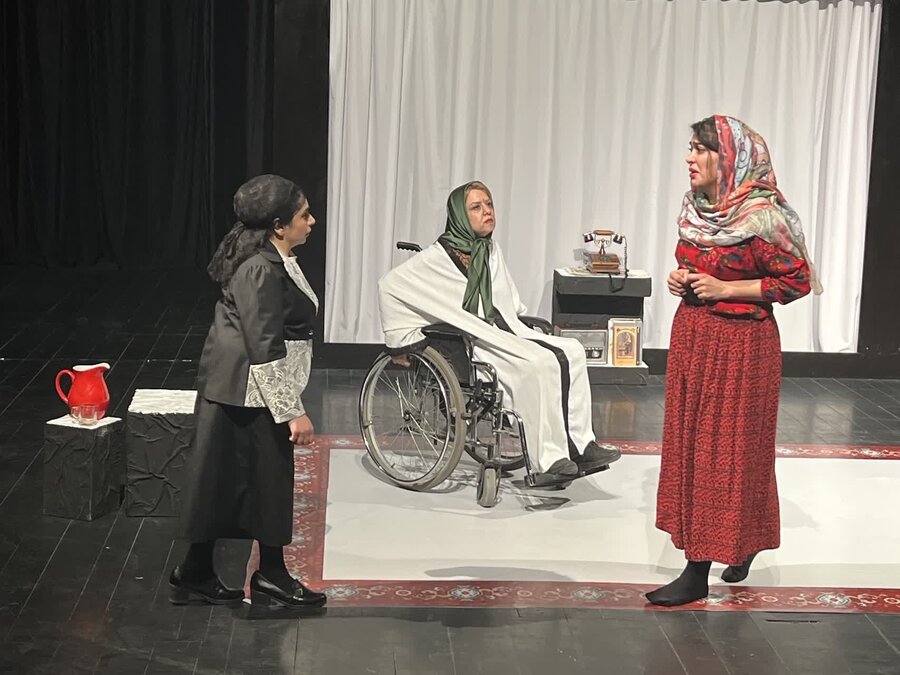 تئاتر «در کوچه خوشبختی» نماینده استان البرز جشنواره تئاتر فجر بود