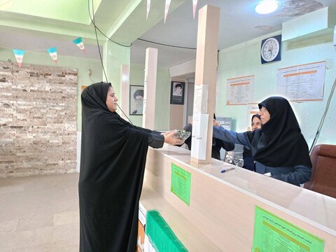 میناب | پذیرایی با شیرینی از همکاران و مراجعان بهزیستی