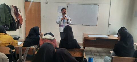 نشست آموزشی اورژانس اجتماعی ۱۲۳ در دبیرستان دخترانه قروه برگزار شد