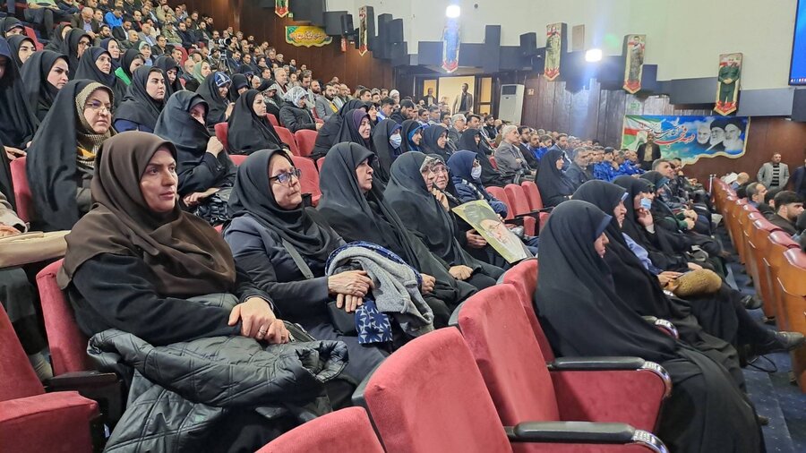 شهرتهران| حضور کارکنان و بسیجیان در همایش «روشنگری و بصیرتی ایران مقتدر، ملت پیروز»