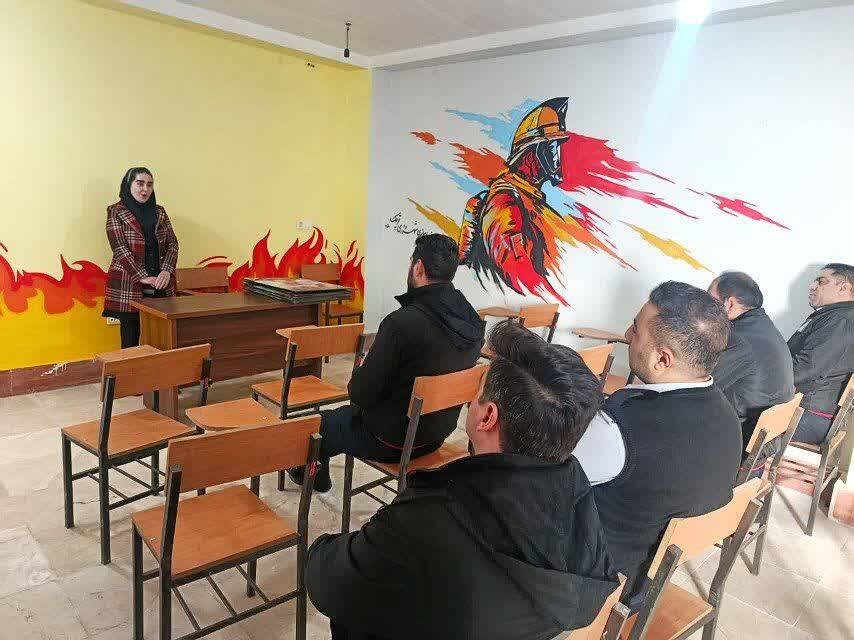 قرچک l رایزنی در مورد پویش «سلام محله» با آتش‌نشانی؛ دعوت به ارتقای ایمنی و تاب‌آوری محلات