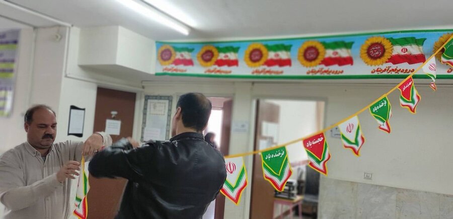 قرچک l جشن نور و امید؛ آذین‌بندی فضای اداره