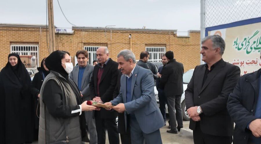 اهدای ۵۲ سری جهیزیه به مددجویان بهزیستی کردستان 