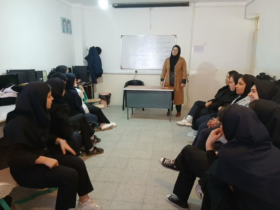 حضور اورژانس اجتماعی ۱۲۳ در هنرستان سماء شهر دلبران قروه