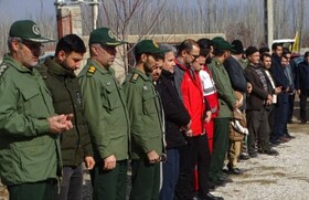 در آستانه‌ی چهل و هفتمین سالگرد پیروزی انقلاب اسلامی؛ یاد شهیدان در گلزار شهدا چهاربرج گرامی داشته شد