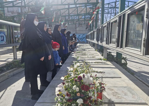 کرج | غبارروبی مزار شهداء در آستانه دهه مبارک فجر