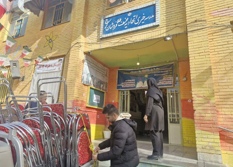 کرج | آماده‌سازی مدرسه ۱۳ آبان کرج برای رونمایی و اجرای پویش "سلام محله"