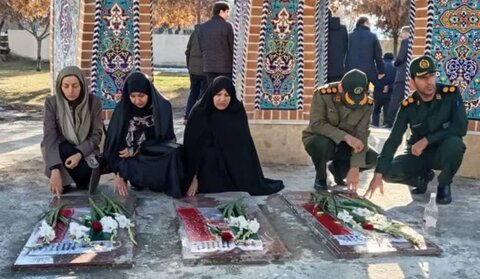 عطرافشانی و غبار روبی مزار شهدا به مناسبت دهه فجر