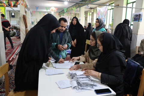 گزارش تصویری ا حضور میز خدمت دستگاه‌های اجرایی عضو شورای رفاه با هدف پاسخگویی مستقیم به مطالبات مراجعین در حاشیه افتتاح طرح سلام محله