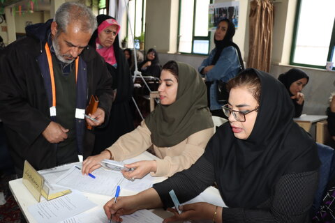 گزارش تصویری ا حضور میز خدمت دستگاه‌های اجرایی عضو شورای رفاه با هدف پاسخگویی مستقیم به مطالبات مراجعین در حاشیه افتتاح طرح سلام محله