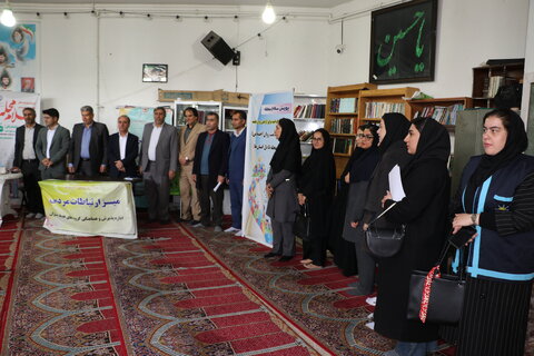 به استقبال لبخند همسایگی؛ میز خدمت در روز آغاز پویش “سلام محله”