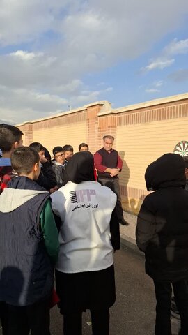 اجرای طرح نشاط اجتماعی توسط کارشناسان اورژانس اجتماعی در مدرسه نیکان ماموت