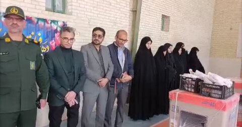 دهه فجر گرامی باد/دهه فجر با طعم همدلی؛ رزمایش بزرگ کمک‌های مؤمنانه در عشق‌آباد