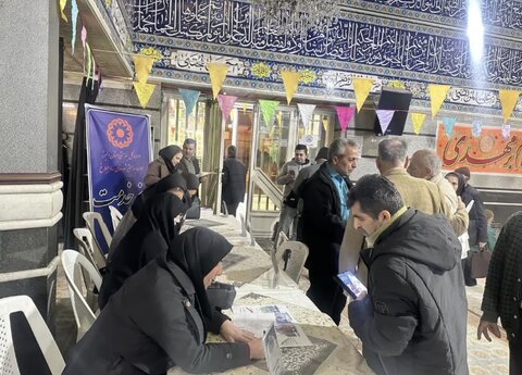 ساوجبلاغ | اجرای پویش ملی «سلام محله» و برپایی میز خدمت پاسخگویی در مسجد جامع شهر هشتگرد