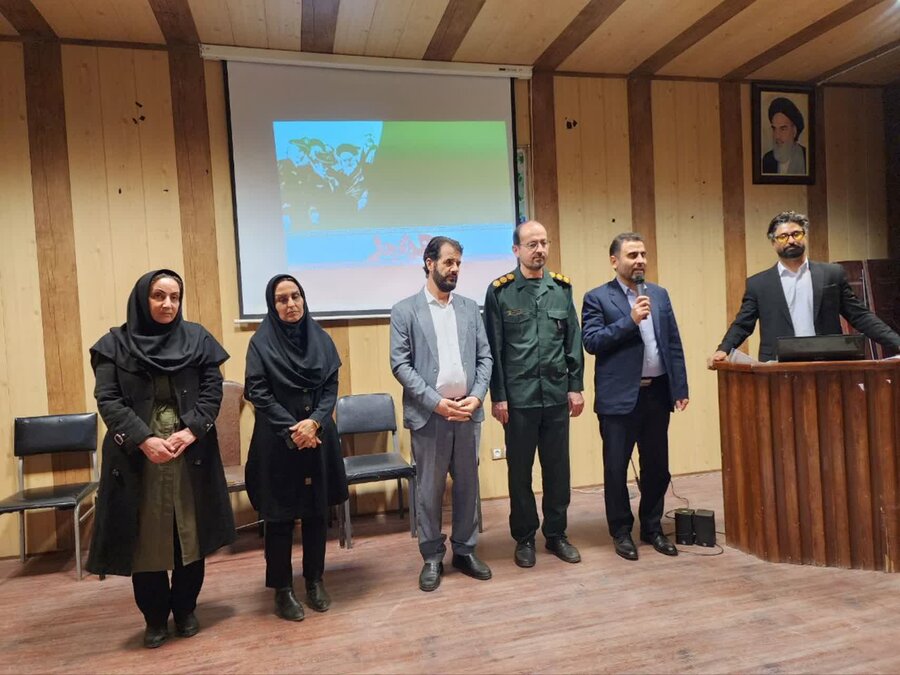 حضور بازنشستگان بهزیستی ملایر در مراسم دهه فجر 