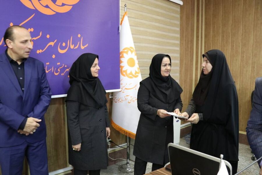 تجلیل از خادمان قرآن در بهزیستی آذربایجانغربی