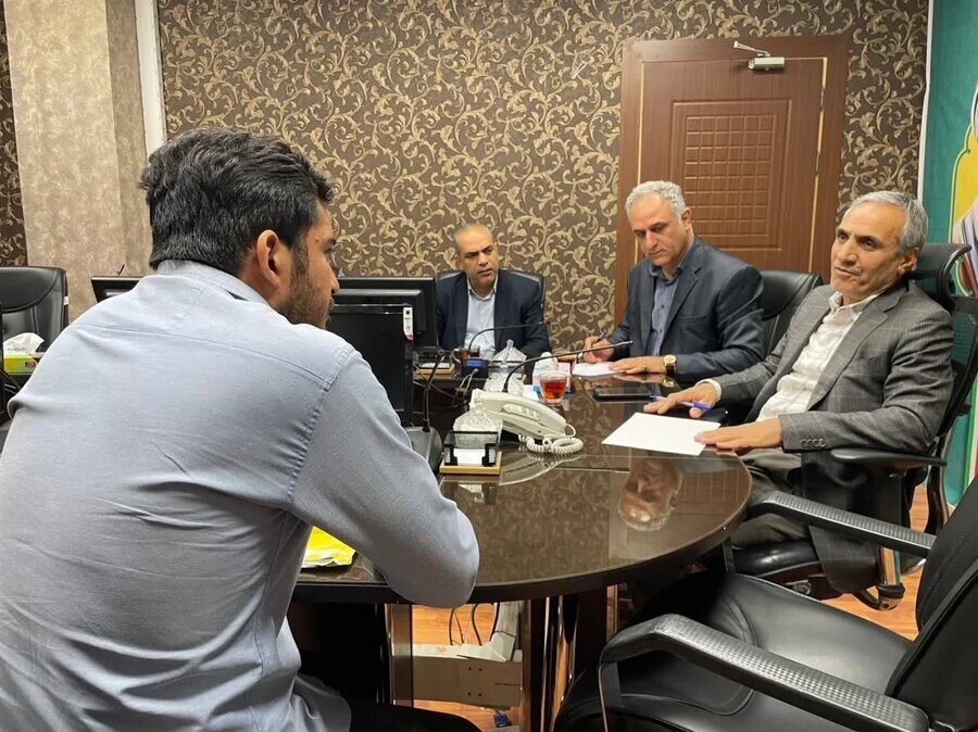 رباط کریم | حضوررئیس بهزیستی شهرستان در ملاقات مردمی به مناسبت دهه فجر