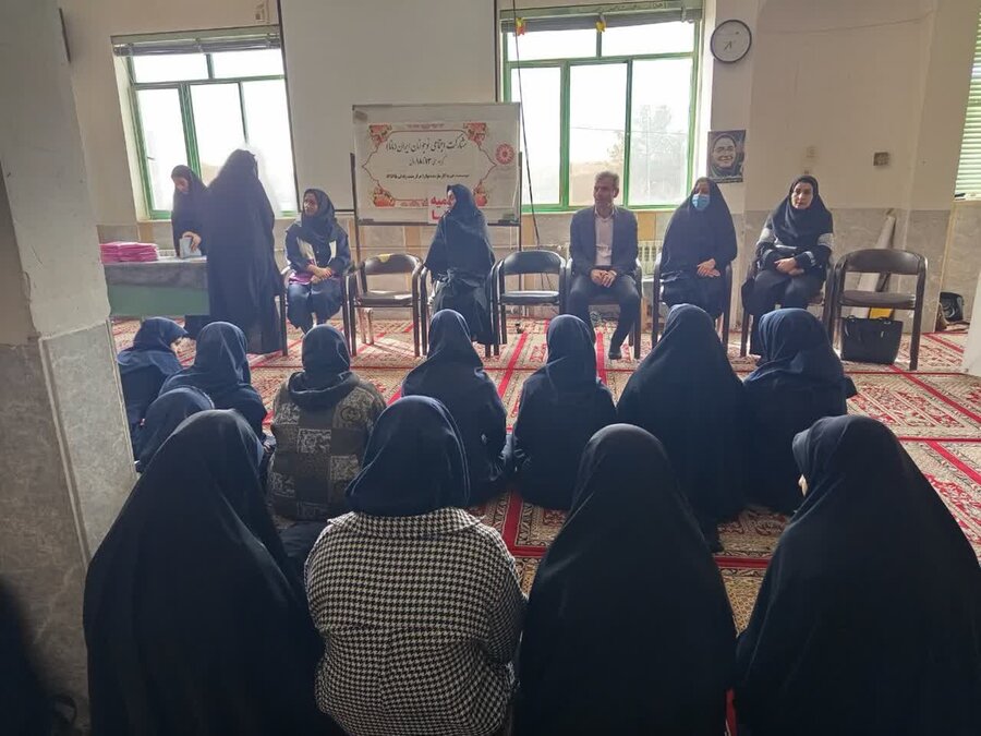 برگزاری  اختتامیه طرح مانا و پویش سلام محله در  دبیرستان امام رضا (ع) شهرستان میبد به همت موسسه کارساز بنده نواز ( مرکز مثبت 6565) 