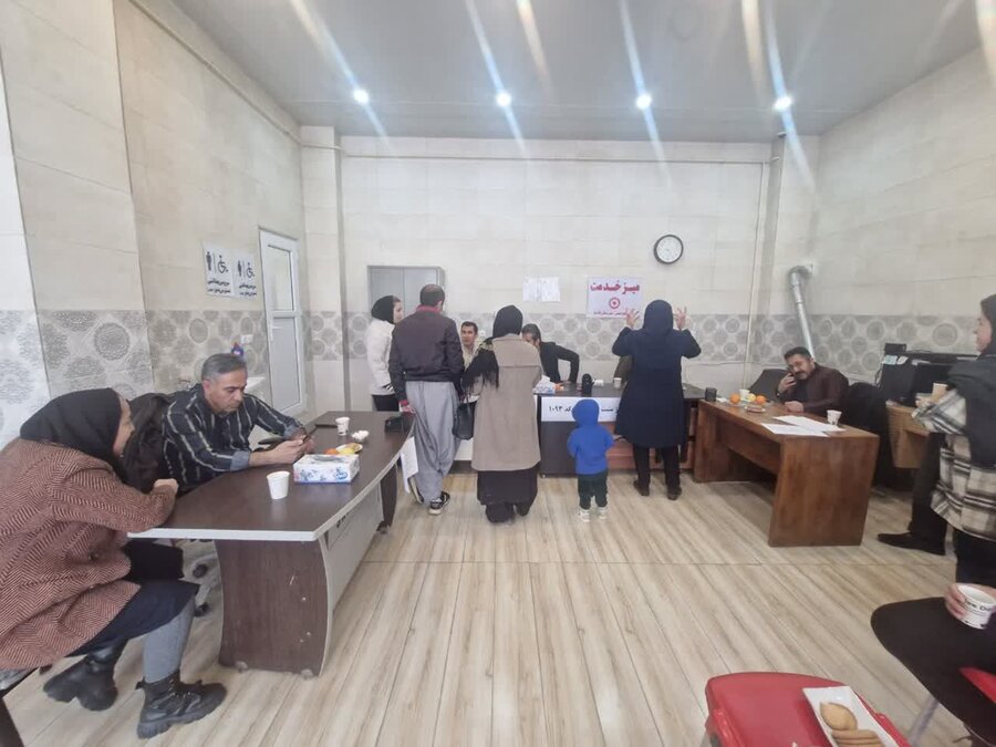 میز خدمت حضوری ادارات و پویش «سلام محله» در بانه برگزار شد
