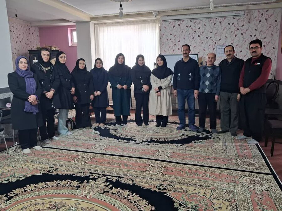 کارگاه آموزشی تسهیلگران طرح ارتقای توانمندسازی معلولین و سالمندان در سنندج برگزار شد