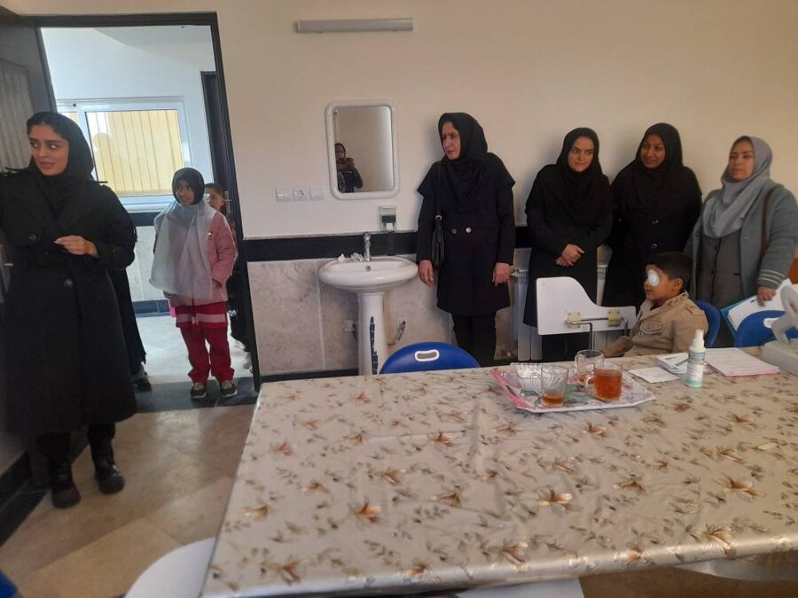دهه فجر گرامی باد/بازدید از اجرای غربال رایگان بینایی و شنوایی کودکان به مناسبت دهه فجر در مرکز تجمعی خدمات جامع سلامت روستایی دستگرد