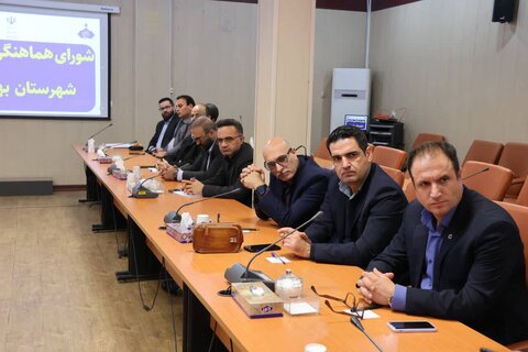 بهارستان | تاکید بر ثبت دقیق اشتغال و حمایت از سرمایه‌گذاری در فرمانداری شهرستان