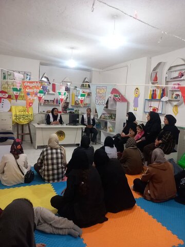 فیروزآباد |برگزاری جلسه آموزشی، آموزش جنسی کودکان در مهدکودک عصر دانش فیروزآباد در دهه مبارک فجر 