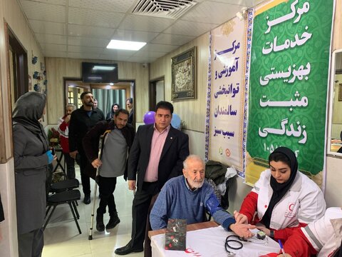 اسلامشهر| حضور  رییس اداره  بهزیستی در مراکز تحت نظارت وتاکید بر اهمیت ثبت‌نام شهروندان در پویش سلام محله 