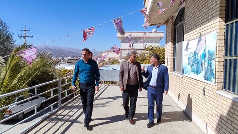 ارسنجان|معاون پشتیبانی و منابع انسانی استان فارس به‌صورت سرزده با همکاران ارسنجانی دیدار کرد