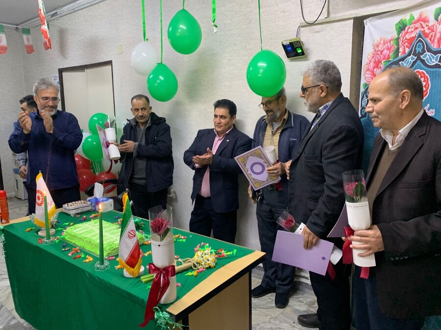 اسلامشهر |  رئیس اداره بهزیستی طی مراسمی  از بازنشستگان تجلیل کرد