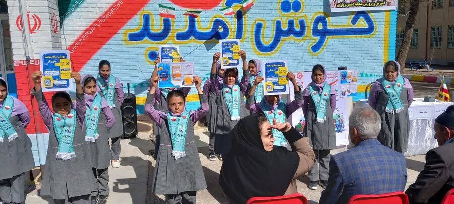 ممسنی|اجرای میز خدمت مرکز مثبت زندگی ۸۱۹۵ ممسنی در جهت برگزاری  پویش"سلام محله"