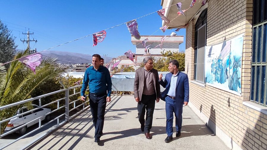 ارسنجان|معاون پشتیبانی و منابع انسانی استان فارس به‌صورت سرزده با همکاران ارسنجانی دیدار کرد