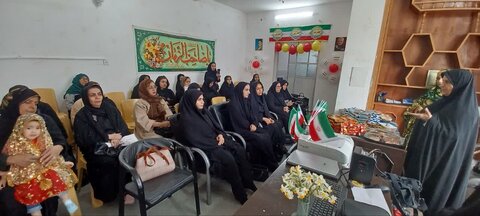 دیلم| حلیمه پسنده بخشدار مرکزی دیلم در جمع بانوان تحت پوشش بهزیستی:نقش بانوان به عنوان همسر، مادر و دختر خانواده کلیدی و تاثیرگذار است.