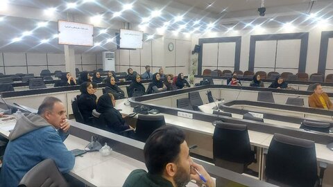 کارگاه آموزشی «پیشگیری از خودکشی» در بهزیستی سنندج برگزار شد
