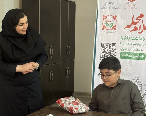 تقدیر از قهرمان ملی معلولین در پویش «سلام محله» ملایر