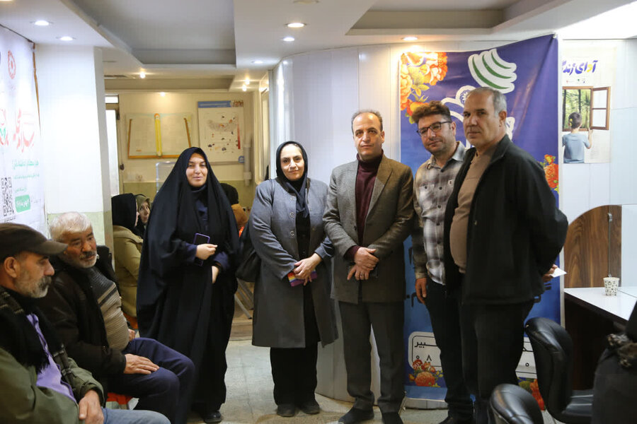 بازدید رئیس بهزیستی شهرستان همدان از مراکز مثبت زندگی همراه با دبیران طرح «سلام محله»