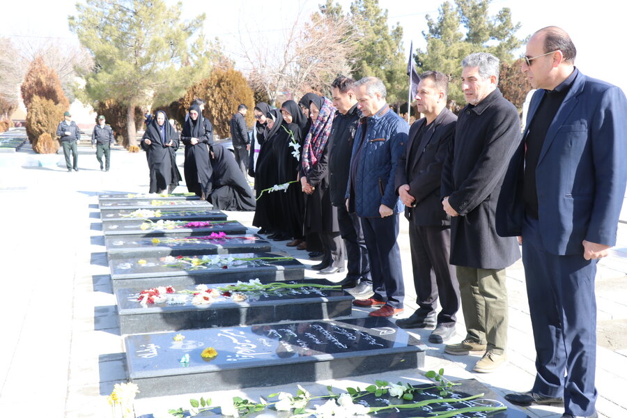 تجدید میثاق جامعه بهزیستی آذربایجان‌غربی با آرمان‌های شهدا در آیین ملی غبارروبی گلزار شهدا